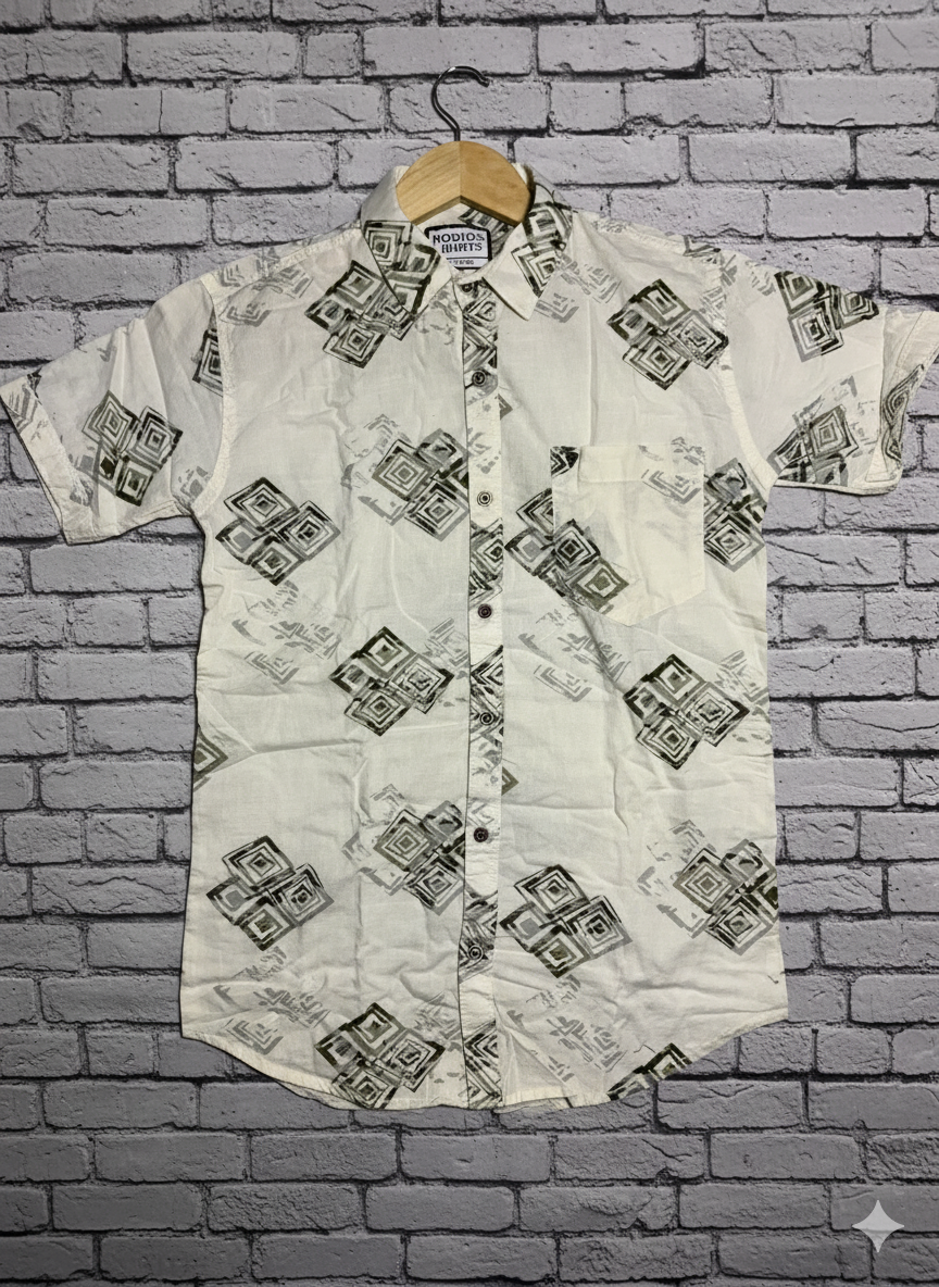 Men's White Geometric Diamond Print Short Sleeve Button-Down Shirt
